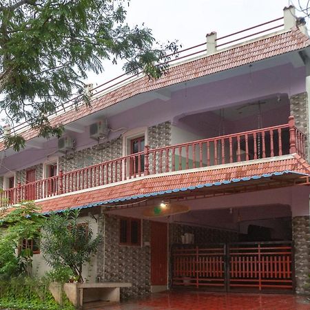 Oyo 24053 Auro Gp Guest House Auroville Exterior photo