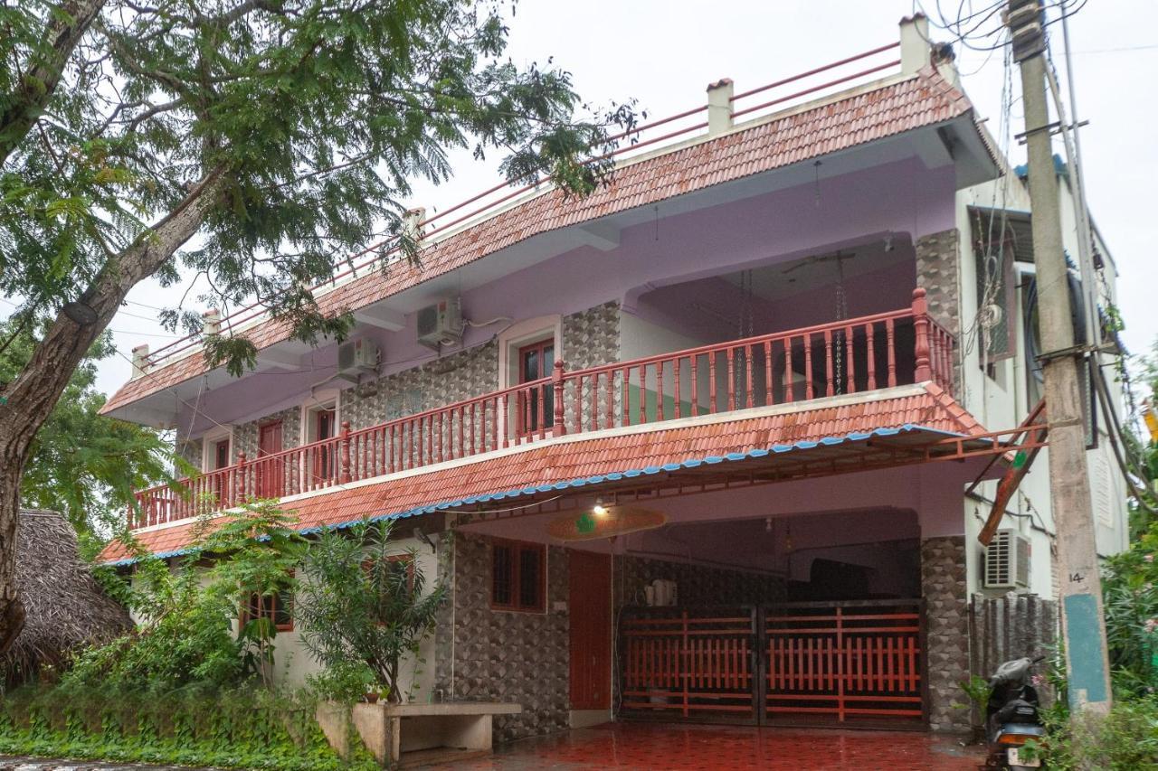 Oyo 24053 Auro Gp Guest House Auroville Exterior photo