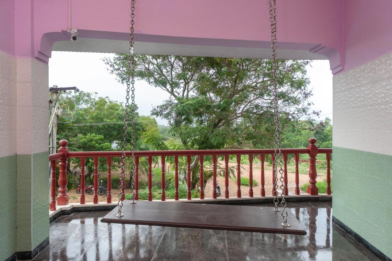 Oyo 24053 Auro Gp Guest House Auroville Exterior photo